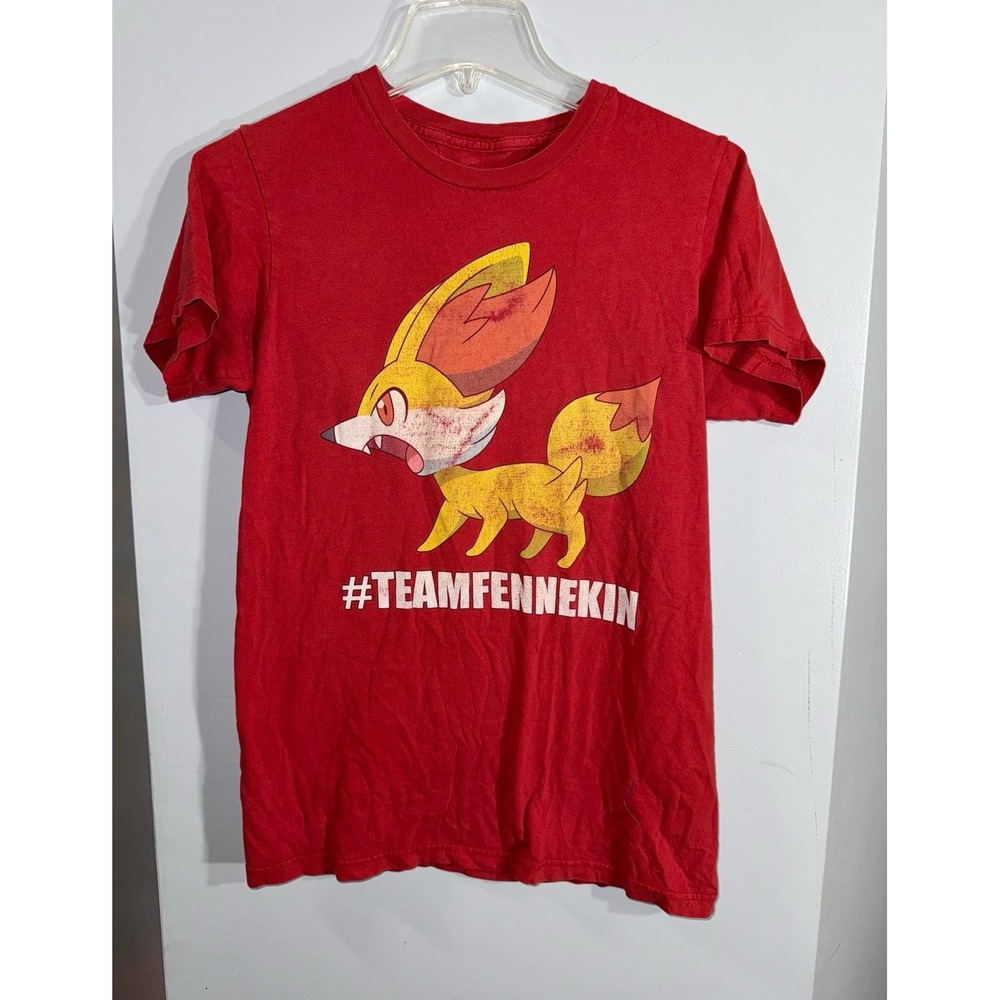 Pokémon authentic team Fennekin graphic tshirt red rare in a size small